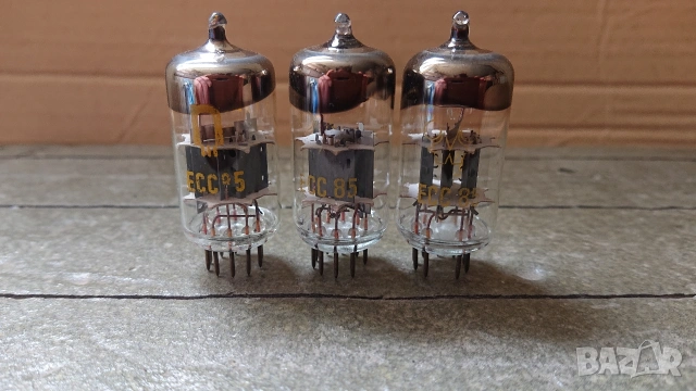 Радиолампи RFT ECC85. 