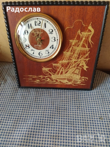 стенен часовник Янтар  , СССР