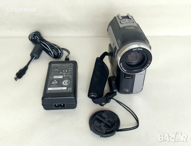 Видеокамера Sony DCR-PC330E PAL / miniDV / 10x Zoom / Japan - за ремонт!, снимка 3 - Камери - 55694396