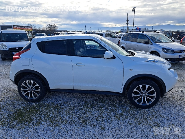 Нисан JUKE 1.6 Кожа/Навигация, снимка 4 - Автомобили и джипове - 54420621