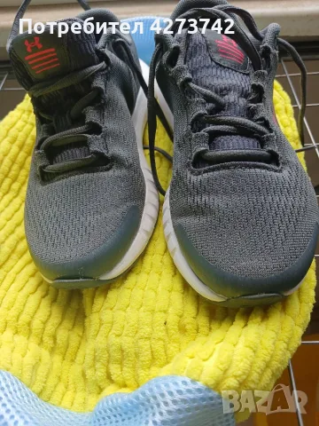 Маратонки Under Armour, снимка 2 - Детски маратонки - 55405912