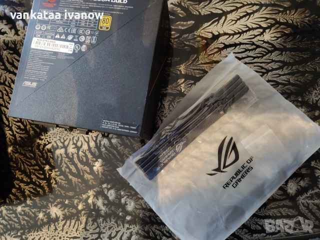Геймърско захранване Rog Strix 850w, снимка 2 - Геймърски - 55236400