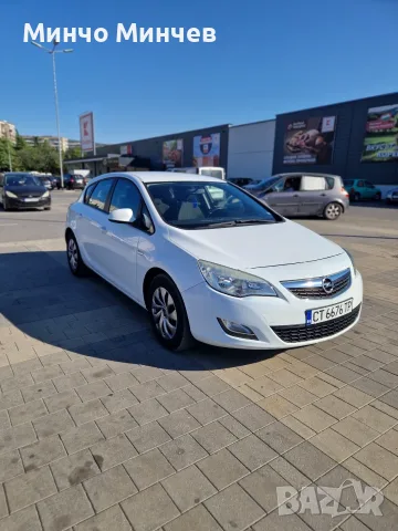 Опел Астра J 1.7D –ПРОДАВАМ – 4500 евро, снимка 2 - Автомобили и джипове - 55565996