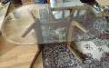 Продавам масивна трапезна маса с плот от закалено стъкло и крака от масивно дърво. , снимка 5