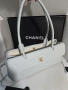 Chanel 26S Baguette Дамска Бяла Чанта Код Brand Luxury Fashion, снимка 2