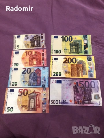 Реквизитни евро банкноти, пачки по €5, €10, €20, €50, €100, €200 и €500 за клипове и забавление