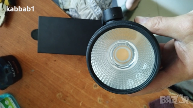 LEDS C4, S.A. лед прожектор - лампа 19W за монтаж на релса , осветително тяло