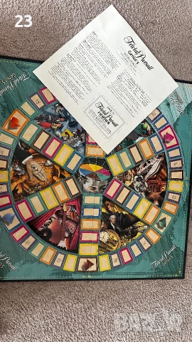 Trivial Pursuit Genus 5 – американска бордова игра, много запазена