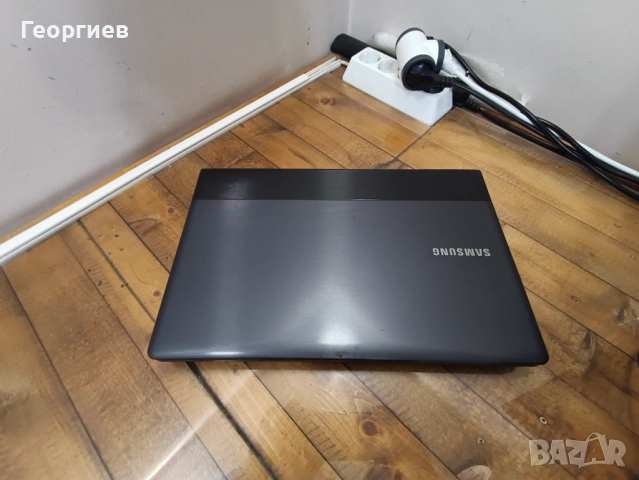 Лаптоп Samsung NP300E / 15,5", снимка 7 - Лаптопи за дома - 54395182