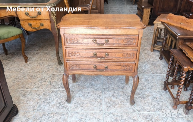 Антикварно скринче Луи