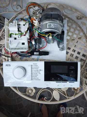 Продавам мотор и управление за пералня AEG 
