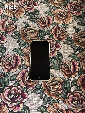Продавам iPhone 5c , снимка 2 - Apple iPhone - 54614501