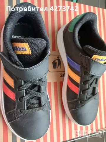 Детски спортни обувки Adidas, снимка 3 - Детски маратонки - 55405938
