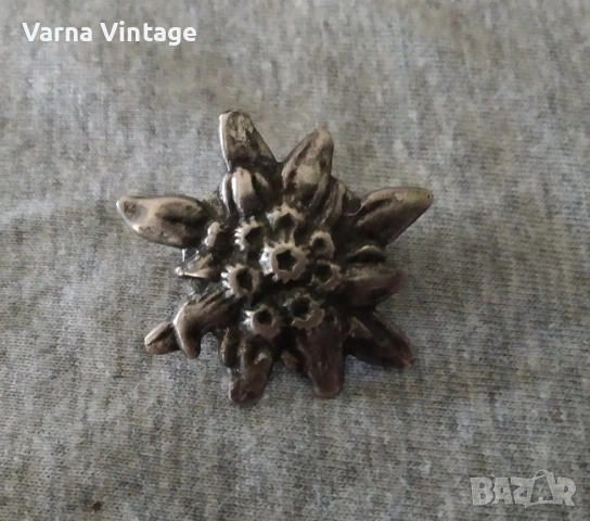 Значка Еделвайс.