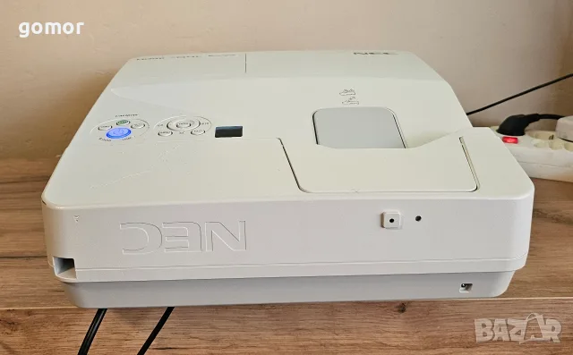 Ултракъсофокусен проектор NEC model NP-UM301W