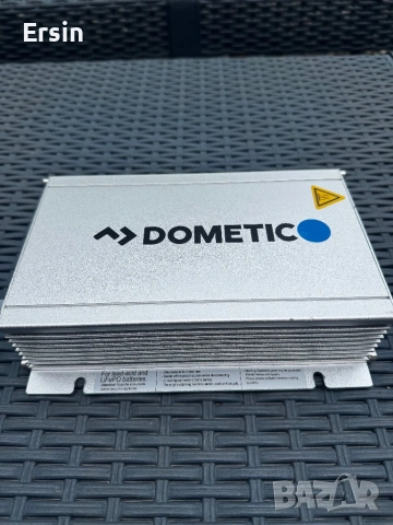 Зарядно устройство за батерии и преобразувател Buck-Boost DOMETIC SMP 439-10 , снимка 6 - Къмпинг мебели - 54496552