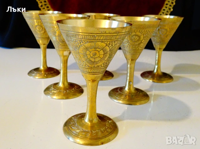Бронзови чаши за ракия,цветя,орнаменти,позлата. 