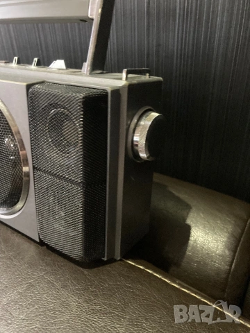 HITACHI TRK-6701W VINTAGE RETRO BOOMBOX радио касетофон, снимка 10 - Радиокасетофони, транзистори - 54778620