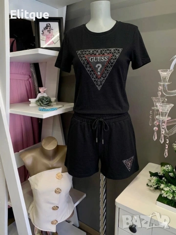 Черен дамски екип GUESS с камъни (тениска и къси панталони)