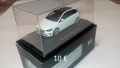 1:43 Herpa Mercedes-Benz B-Class (W247) 2018 сива и бяла, снимка 4