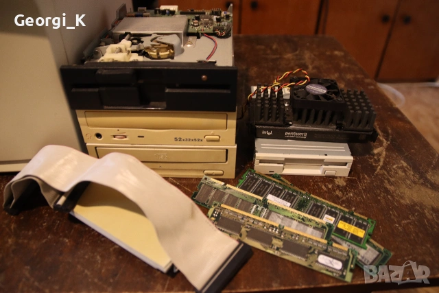 Ретро компютър Intel Pentium 3, снимка 9 - За дома - 54987667