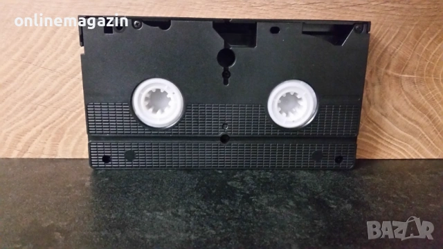 Видеокасета " УЖИЛВАНЕТО 1973 " VHS , снимка 6 - Други жанрове - 54812005