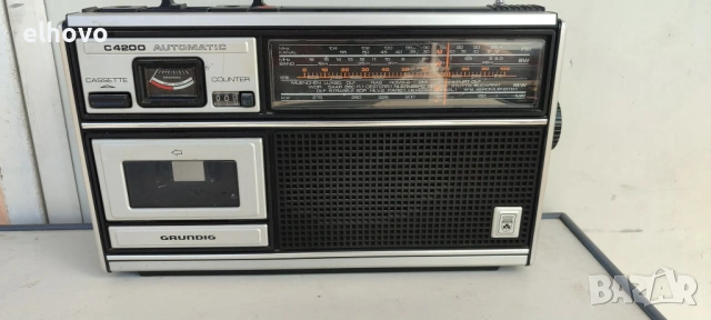 Радиокасетофон Grundig C4200, снимка 2 - Радиокасетофони, транзистори - 54547916