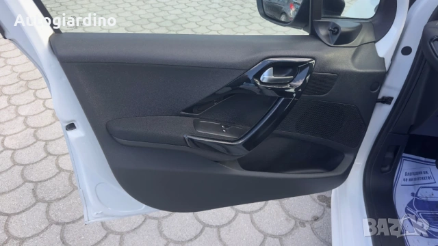 Peugeot 208 1.6HDI EURO 6b, снимка 9 - Автомобили и джипове - 54453910