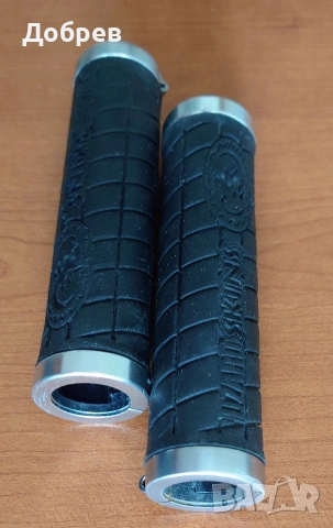 Грипове LIZARD Skins Bat Logo Dual Clamp Lock-On, снимка 3 - Части за велосипеди - 55177556