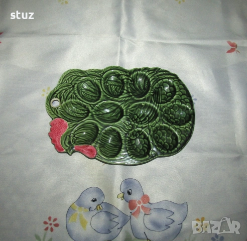 Порцеланово великденско плато с петле, за 12 яйца , снимка 3 - Чинии - 53986831