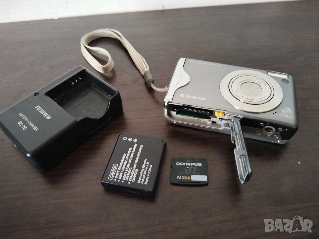 FUJIFILM FinePix F20 Zoom 6 MP 3x Optical Zoom, снимка 4 - Фотоапарати - 54753013