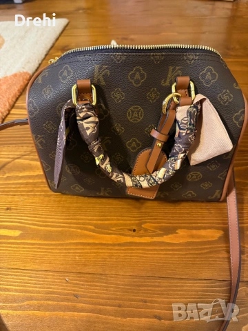 Дамска чанта , снимка 2 - Чанти - 53992972