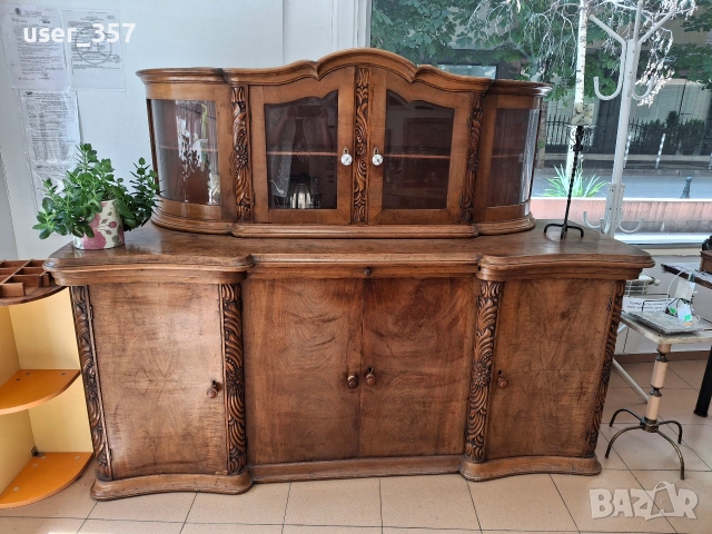 Продажба старинен бюфет