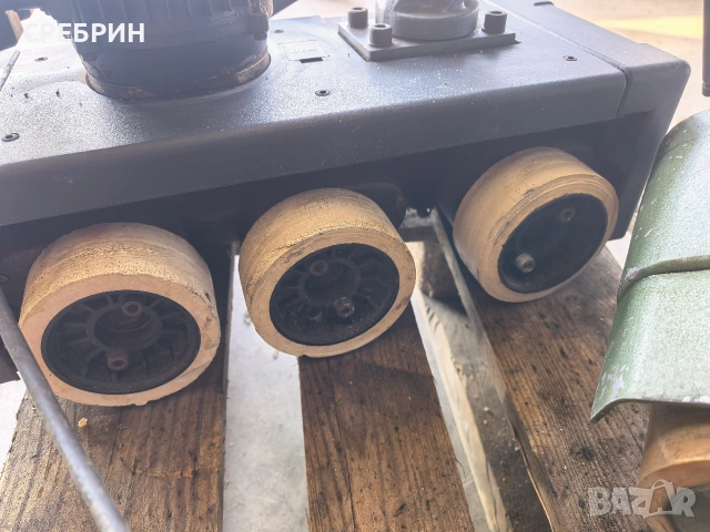 Подавател за фреза с 3 ролки като нов , снимка 7 - Други машини и части - 55096916