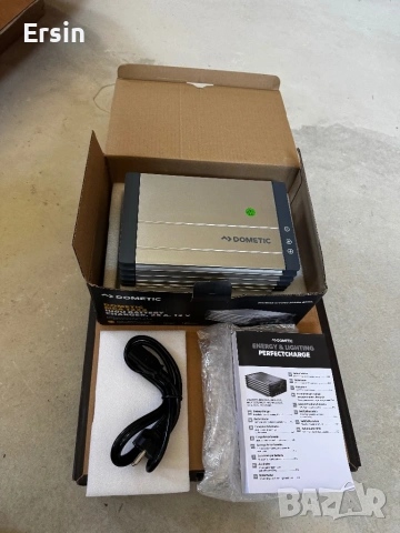 DOMETIC зарядно устройство МСА1225 Едновременно зареждане на два бордови и един стартерен акумулатор, снимка 4 - Друга електроника - 54586597