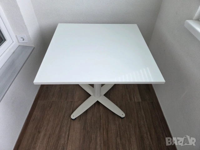 маса Kinnarps 80x80см, снимка 2 - Маси - 54461938