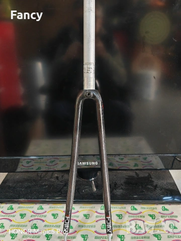 Карбонова вилка Columbus Tusk Carbon 700C, снимка 2 - Части за велосипеди - 54136052