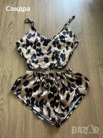 Сет къси панталонки и топ