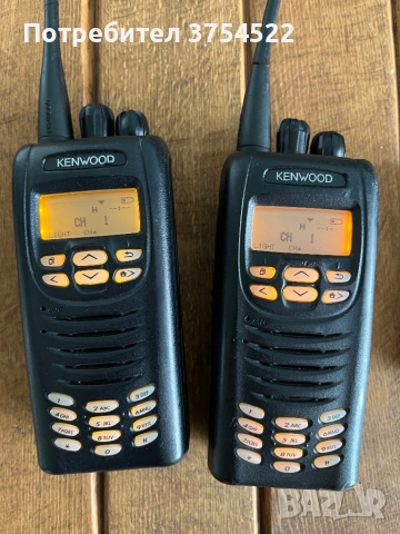 Радиостанции NX-300  VHF/UHF Цифрови портативни радиостанции, снимка 2 - Спортна екипировка - 54835175