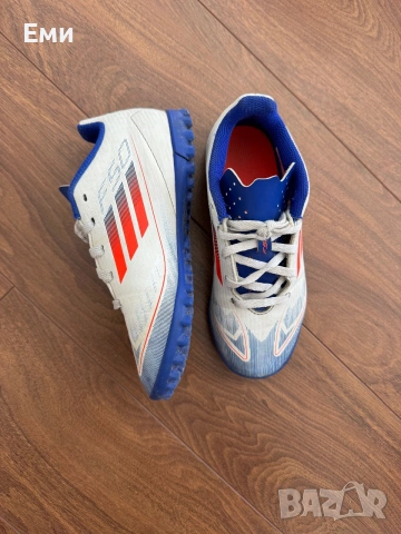 adidas Детски футболни обувки, снимка 4 - Футбол - 54988544
