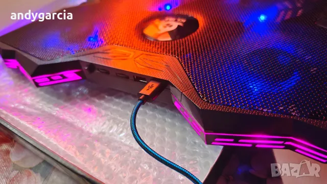 Охладителна подложка Klim Wind RGB за лаптопи до 17.3 инча черна rgb осветление с кутия като нова, снимка 10 - Джойстици и геймпадове - 55528632