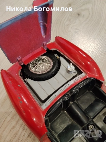 Ferrari 250 Testa Rossa (1957) Burago 1:18, снимка 6 - Колекции - 54428235