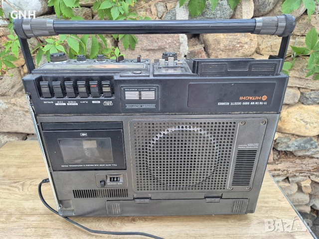 Радиокасетофон със телевизор Hitachi K-50E
