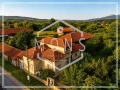 Продава се двуетажна къща с лятна кухня и гараж в с. Горна Росица, близо до Севлиево., снимка 14