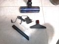 Отлична безжична Dyson V7 прахосмукачка с нова батерия и аксесоари, снимка 4