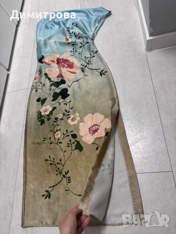 Zara Нова сатенена рокля XS, снимка 4 - Рокли - 54827136