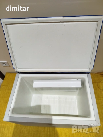 Хладилник DOMETIC - 12 V/ 220 V/ GAS, снимка 2 - Хладилни чанти - 55223750
