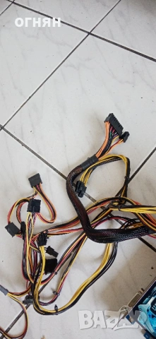 Продавам Захранване +ВДИЕО карта 600 w 6850 1гб, снимка 2 - Захранвания и кутии - 54652340