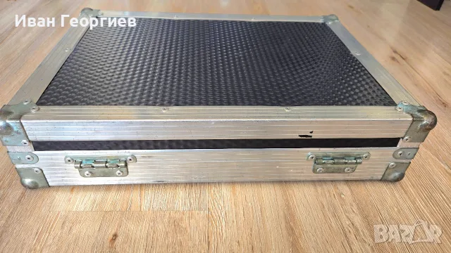 продавам BOSS GT 1000 и кейс, снимка 7 - Други музикални жанрове - 55492258