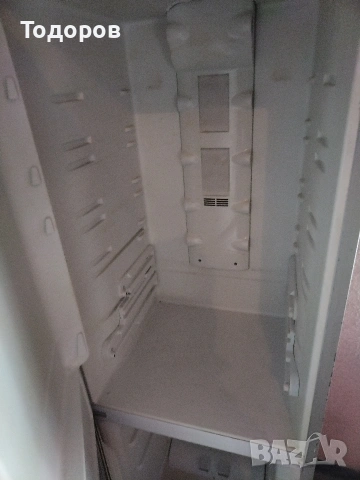 Хладилник Hotpoint , снимка 3 - Хладилници - 54245353